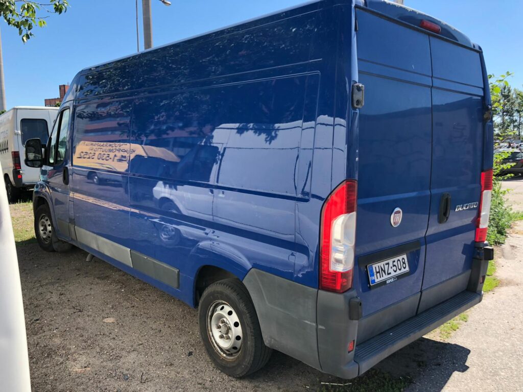 Vuokraamassa pakettiautoa muuttoa varten?